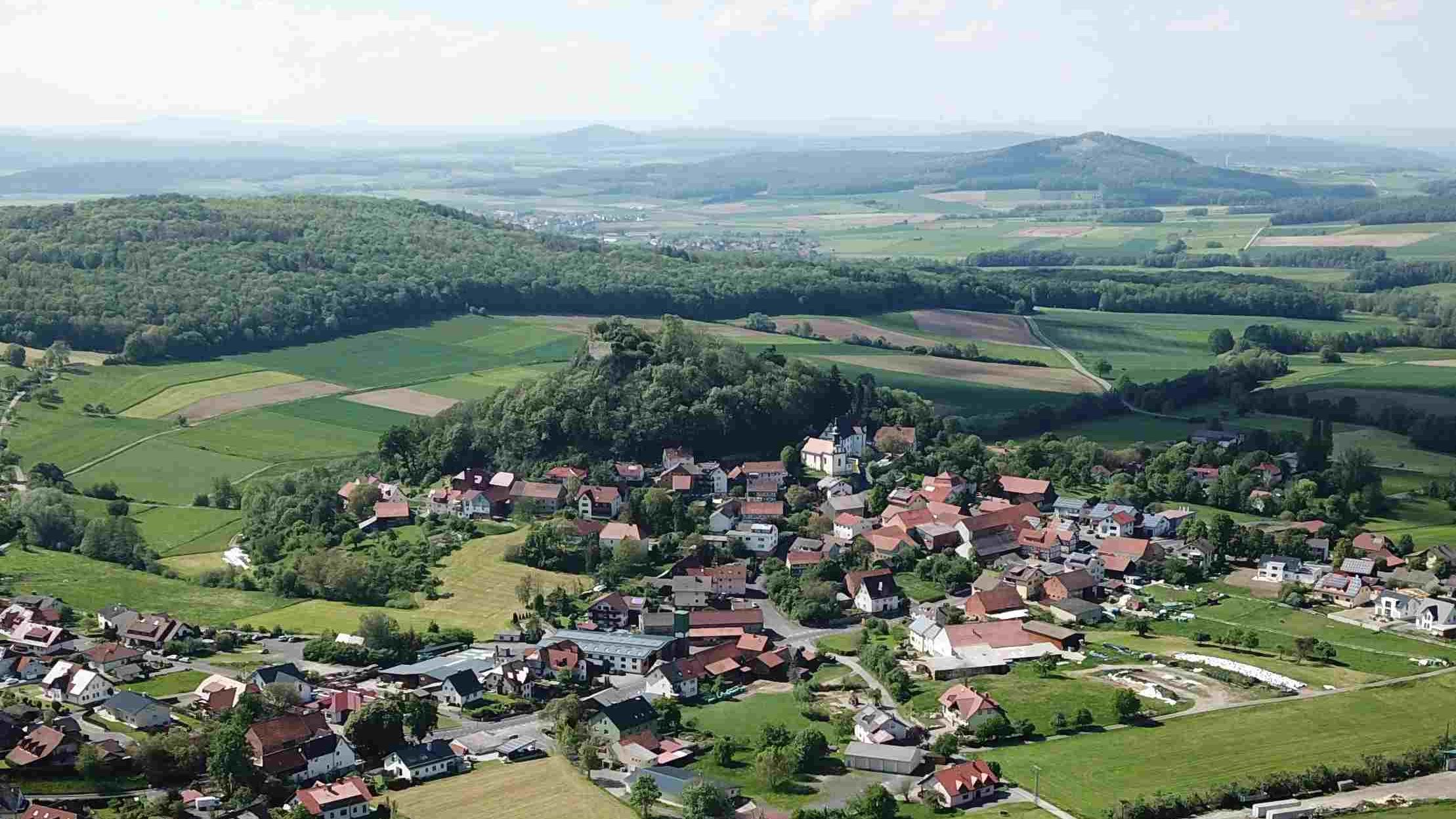 Burgruine und Eselskeller Haselstein