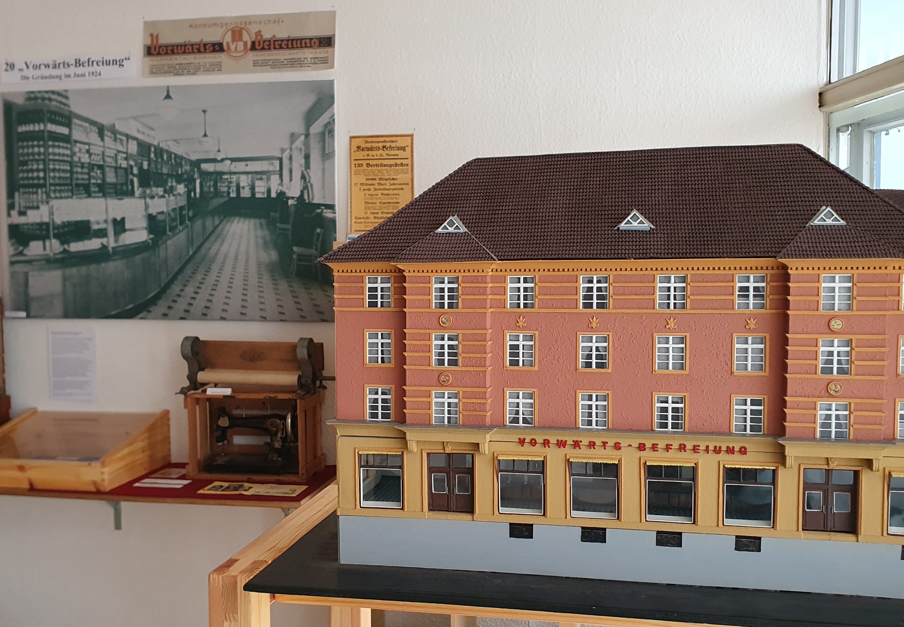 Verteilungs- bzw. Verkaufsstelle 143 der Konsumgenossenschaft Vorwärts-Befreiung