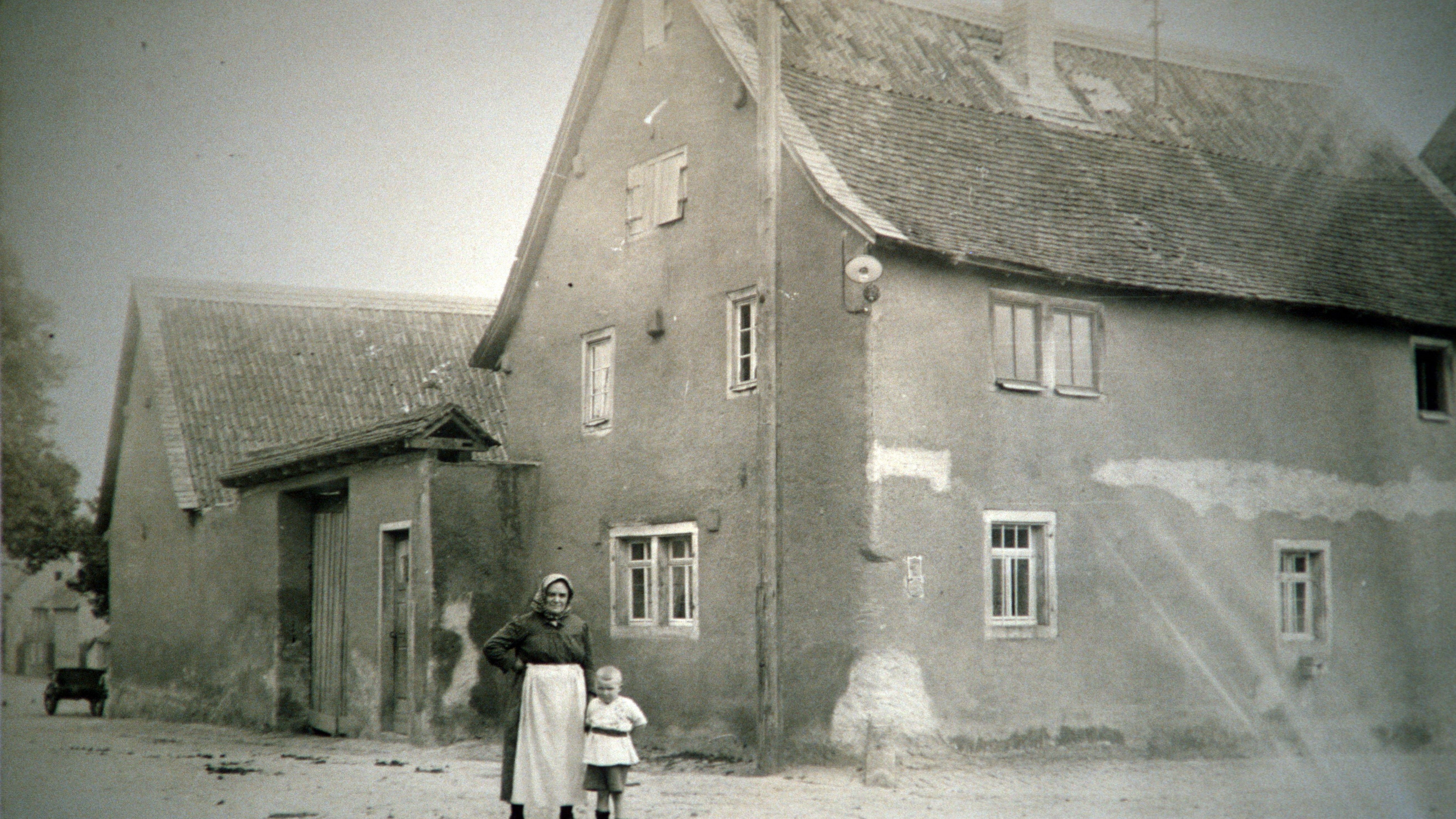 Parallelhof Eckwohnhaus