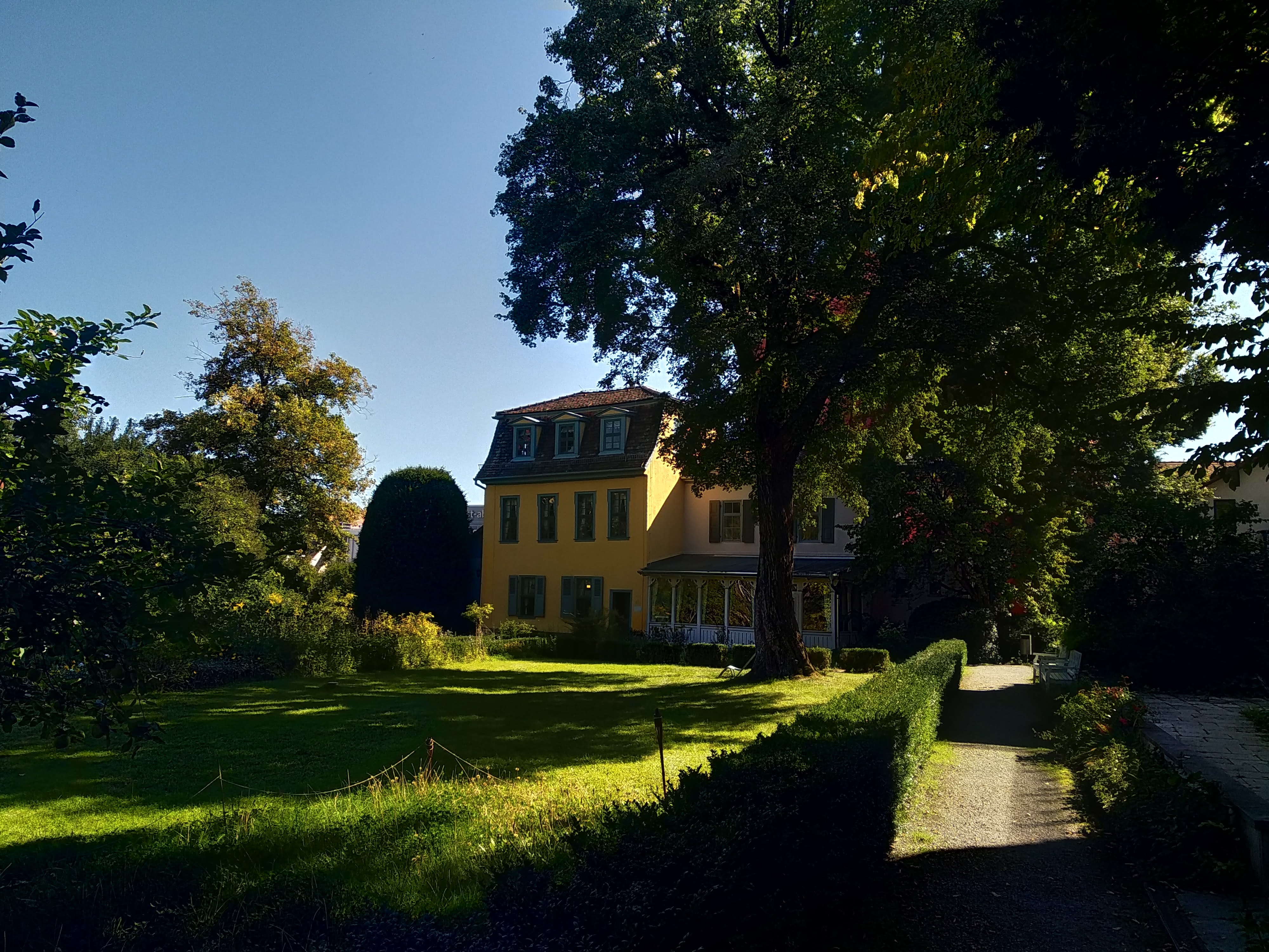 Schillers Gartenhaus und Garten