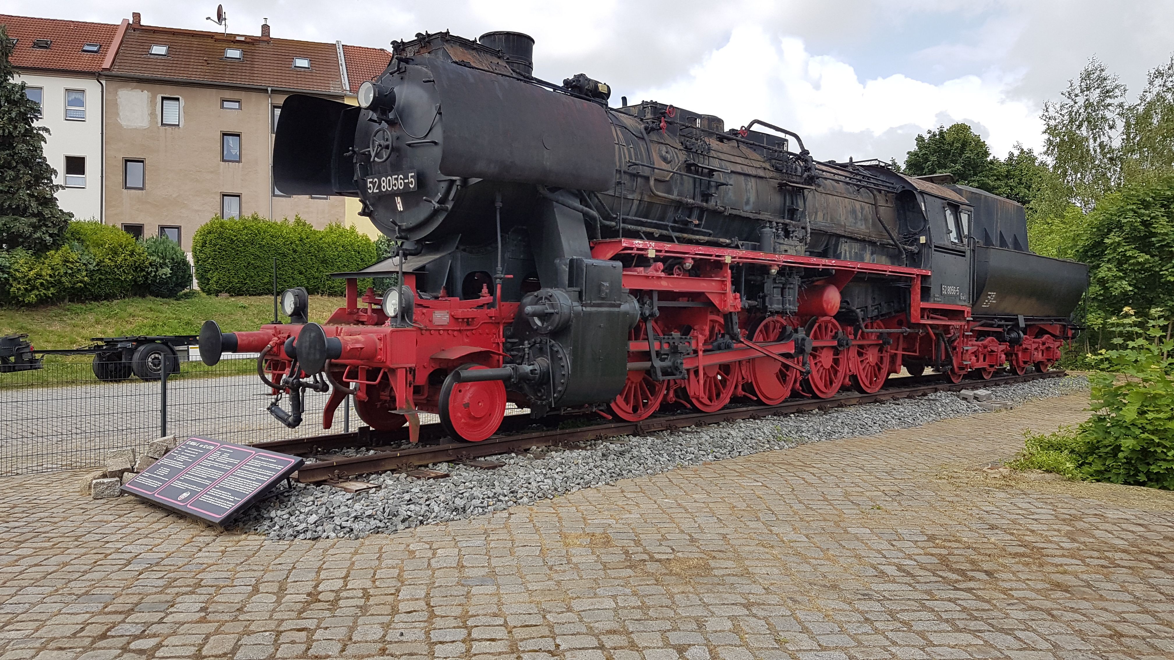 Lok-Denkmal 52 8056